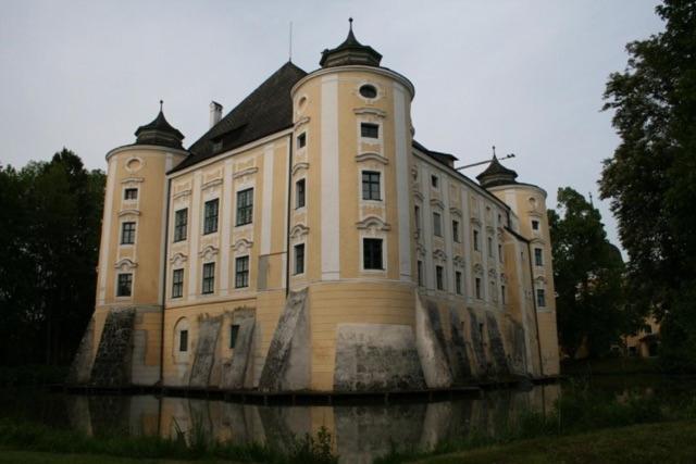 Hotel Gastehaus Schloss Bernau Fischlham Exteriér fotografie