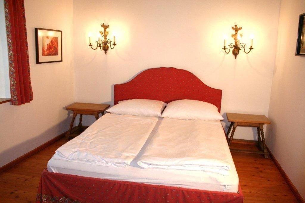 Hotel Gastehaus Schloss Bernau Fischlham Pokoj fotografie