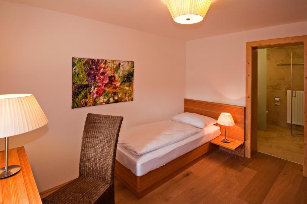 Hotel Gastehaus Schloss Bernau Fischlham Pokoj fotografie